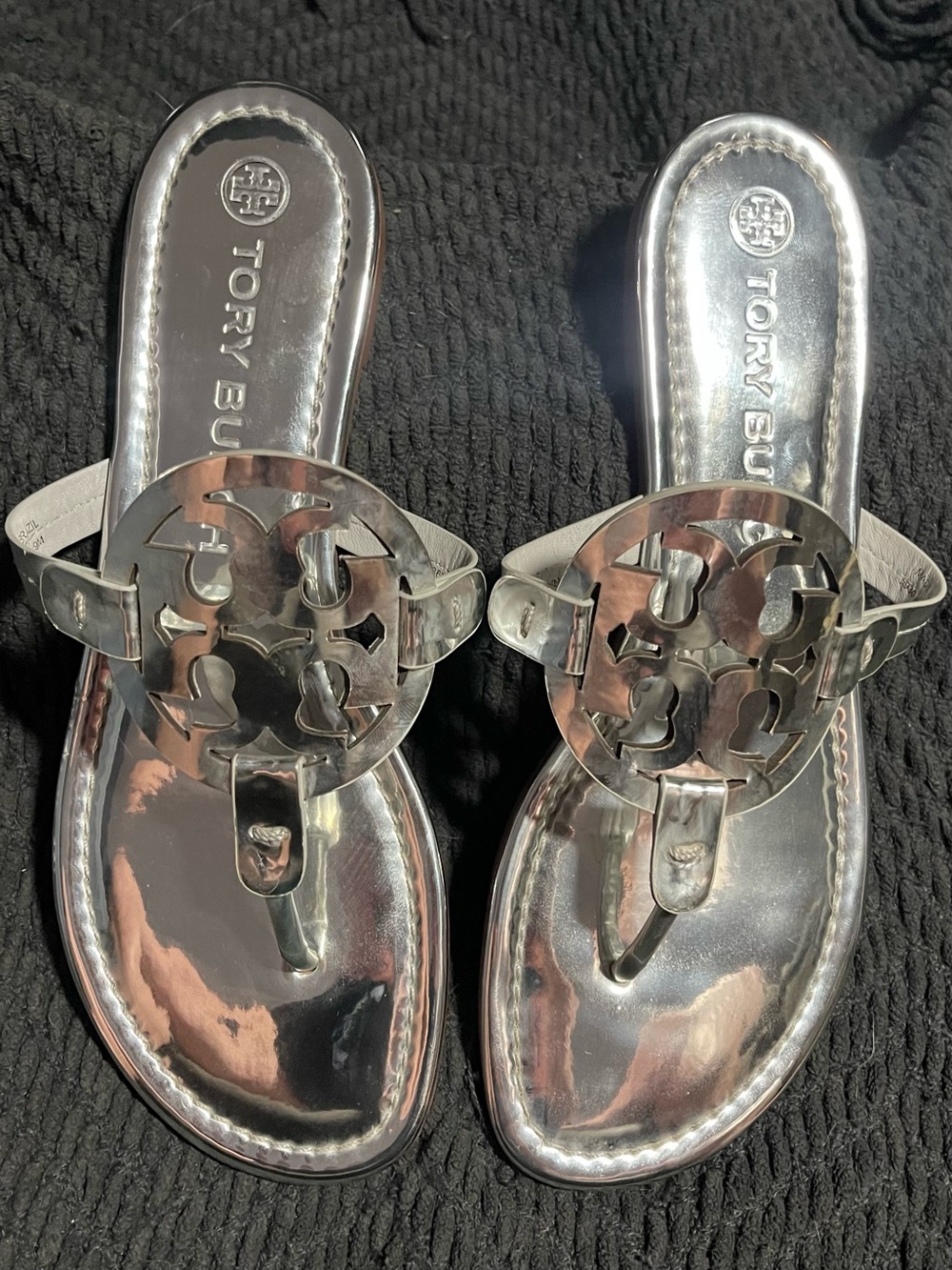 Tory Burch Silver Logo Thong Sandals Size 9M